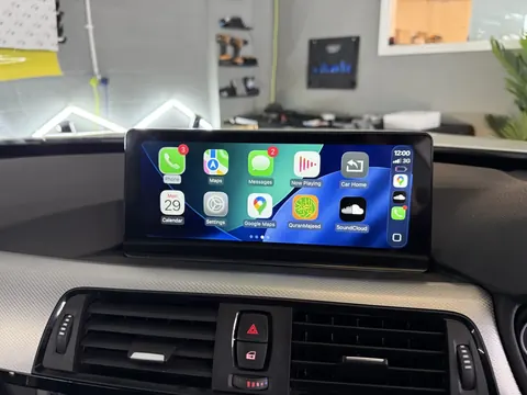 Fitted CarPlay screen